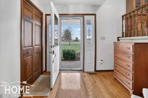 Entry Way - 4141 Copas, Owosso, MI 48867 photo 1 of 2