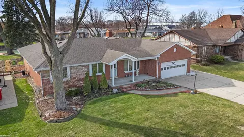 41589 Windmill, Harrison Township, MI 48045