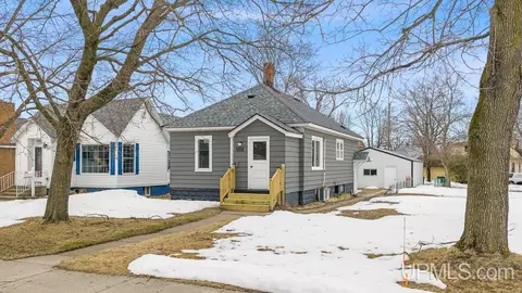 1006 Stephenson, Escanaba, MI 49829