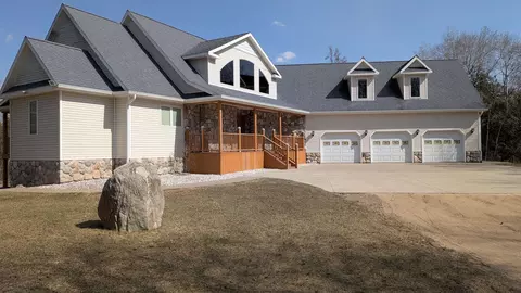 9310 Gravel Rdg, Farwell, MI 48622
