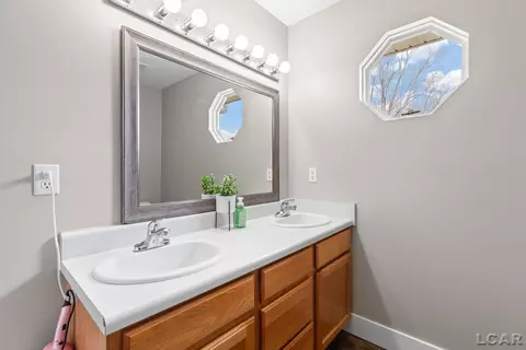 Bath - 3160 Crabtree, Tecumseh, MI 49286 photo 1 of 3