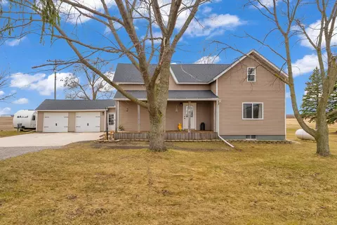 5873 N Cemetery, Cass City, MI 48726