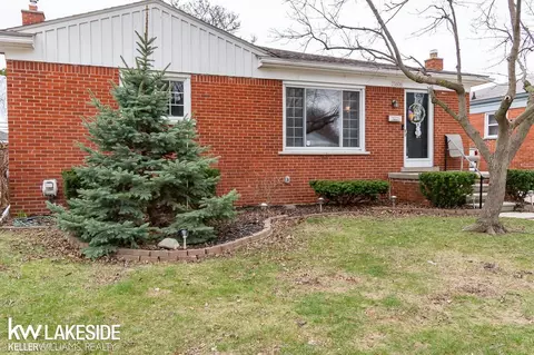 21606 Arrowhead, Saint Clair Shores, MI 48082