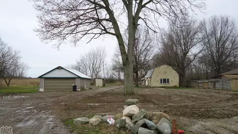 7670 River, Marine City, MI 48039