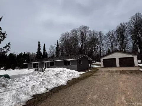 3712 E 26th, Chatham, MI 49816