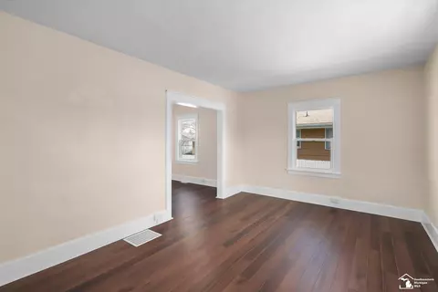 Living - 537 Maple, Monroe, MI 48162 photo 1 of 2
