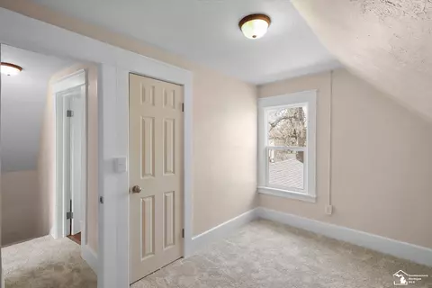 Entry Way - 537 Maple, Monroe, MI 48162 photo 6 of 7