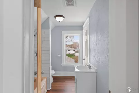 Bath - 537 Maple, Monroe, MI 48162 photo 1 of 1
