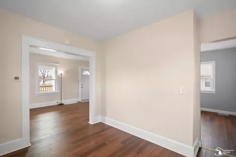 Entry Way - 537 Maple, Monroe, MI 48162 photo 2 of 7