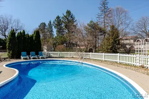 Exterior - 1270 E Oregon, Adrian, MI 49221 photo 8 of 17