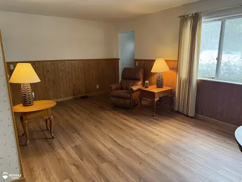 619 Monroe, Mount Morris, MI 48458 photo 3