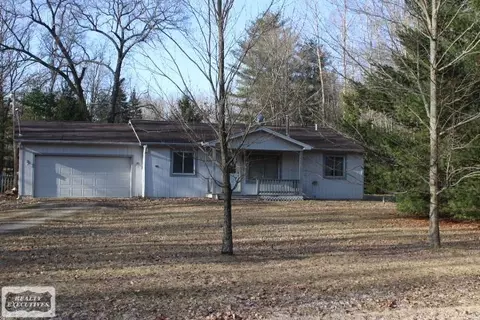 6352 White Acre, Lake, MI 48632