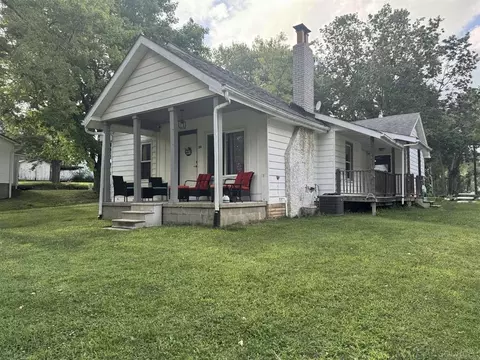 513 E Saint Clair, Almont, MI 48003