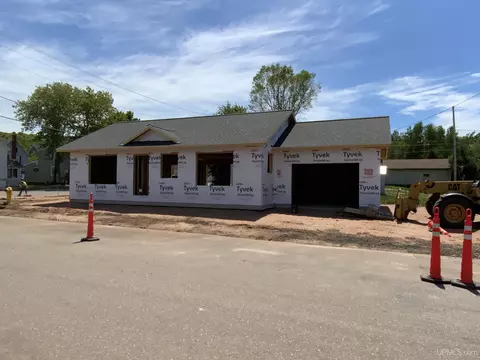 400 S S Lk, Ishpeming, MI 49849 photo 2