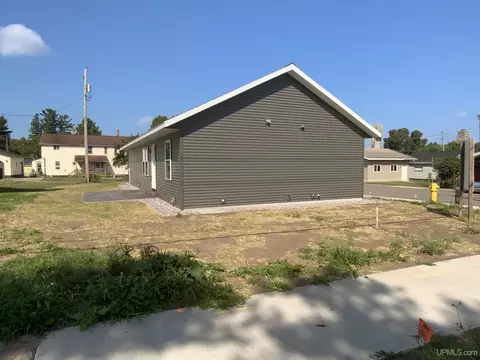 Exterior - 400 S S Lk, Ishpeming, MI 49849 photo 2 of 8