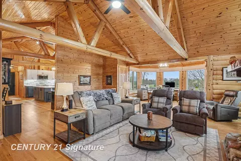 Living - 3826 Buzzell, Gladwin, MI 48624 photo 3 of 4