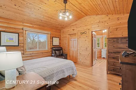Bedroom - 3826 Buzzell, Gladwin, MI 48624 photo 2 of 4