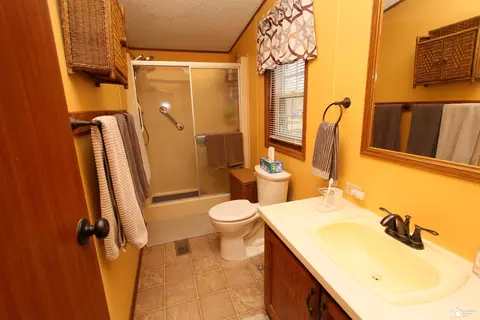 Bath - 1720 Hemlock, Monroe, MI 48162 photo 1 of 2