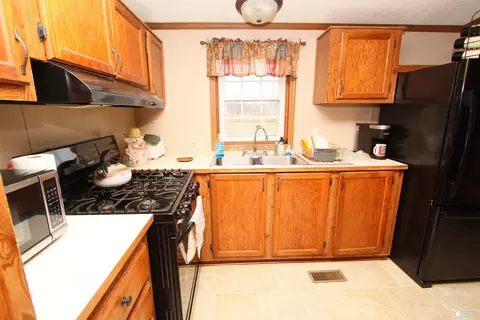 Kitchen - 1720 Hemlock, Monroe, MI 48162 photo 2 of 3