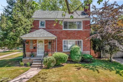 796-798 Harcourt, Grosse Pointe Park, MI 48230