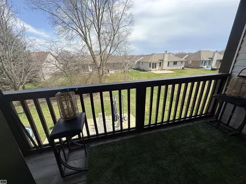Exterior - 46514 Chalmers Dr, Macomb, MI 48044 photo 3 of 5