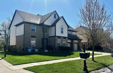 46514 Chalmers Dr, Macomb, MI 48044