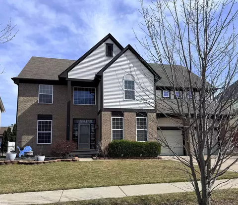 46514 Chalmers Dr, Macomb, MI 48044