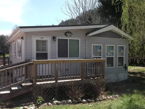 2221 Grass Lk #255, Lake, MI 48632