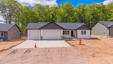 148 Woodland, Negaunee, MI 49866
