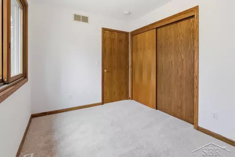 Bedroom - 3343 E Ryan, Midland, MI 48642 photo 4 of 7