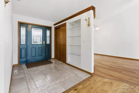 Entry Way - 3343 E Ryan, Midland, MI 48642 photo 2 of 7