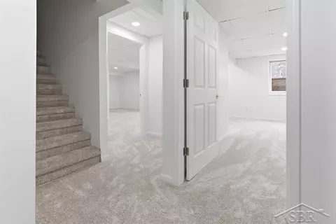 Entry Way - 3343 E Ryan, Midland, MI 48642 photo 7 of 7