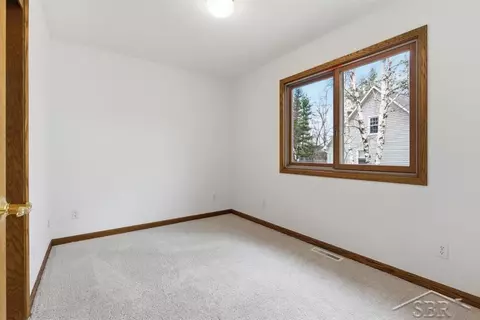 Bedroom - 3343 E Ryan, Midland, MI 48642 photo 3 of 7