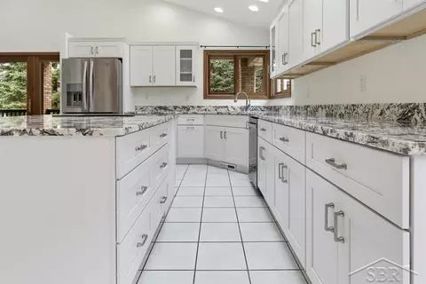 Kitchen - 3343 E Ryan, Midland, MI 48642 photo 3 of 7