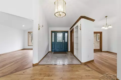 Entry Way - 3343 E Ryan, Midland, MI 48642 photo 1 of 7