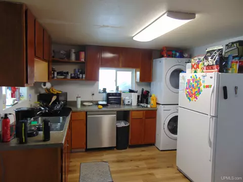 Kitchen - 414 Ryan, Hancock, MI 49930 photo 2 of 2