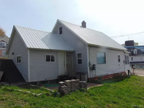 Exterior - 414 Ryan, Hancock, MI 49930 photo 3 of 7