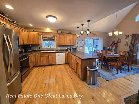 Kitchen - 340 E Howard, Beaverton, MI 48612 photo 1 of 2