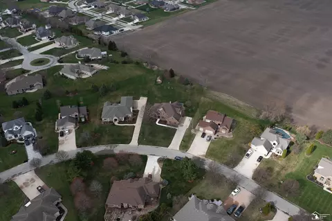 View/Area - 327 Pebble Bch, Monroe, MI 48162 photo 5 of 5