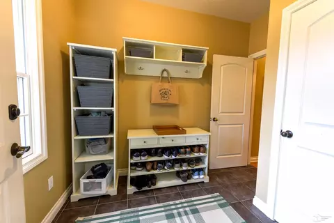 Entry Way - 327 Pebble Bch, Monroe, MI 48162 photo 9 of 10
