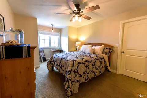 Bedroom - 327 Pebble Bch, Monroe, MI 48162 photo 5 of 8