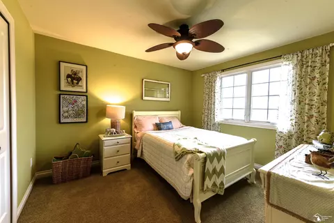 Bedroom - 327 Pebble Bch, Monroe, MI 48162 photo 7 of 8