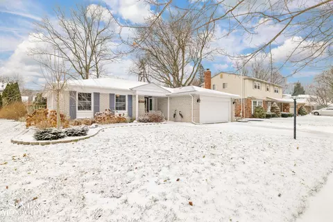 15073 Robinwood, Plymouth, MI 48170