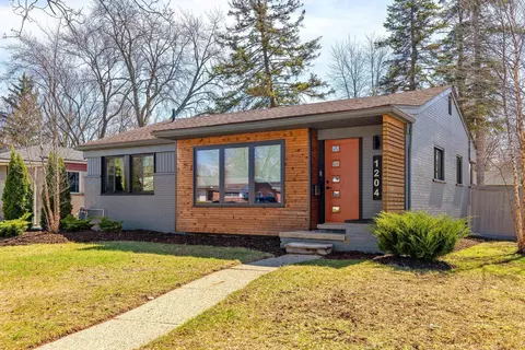 1204 Woodlawn, Royal Oak, MI 48073