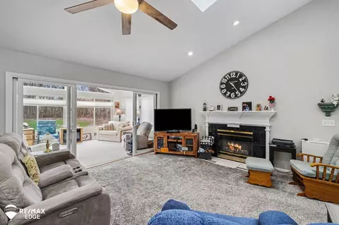 Living - 9930 Windemere, Davison, MI 48423 photo 1 of 4