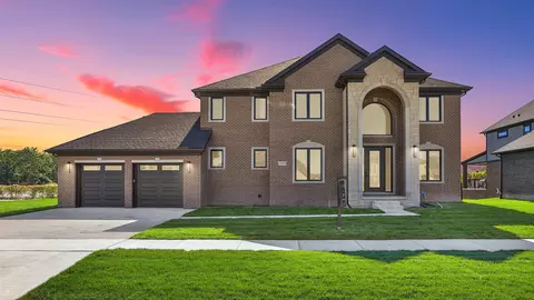 22064 Chaucer, Macomb, MI 48044