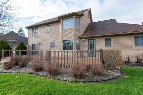 Exterior - 3281 Fieldstone, Flushing, MI 48433 photo 2 of 10