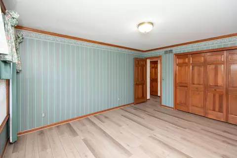 Bedroom - 3281 Fieldstone, Flushing, MI 48433 photo 7 of 9