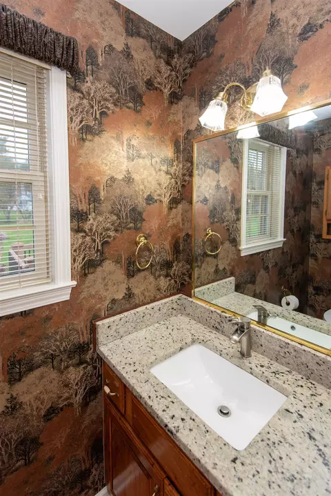 Bath - 3281 Fieldstone, Flushing, MI 48433 photo 13 of 14