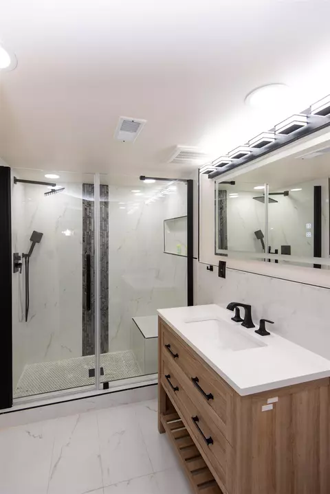 Bath - 3281 Fieldstone, Flushing, MI 48433 photo 11 of 14